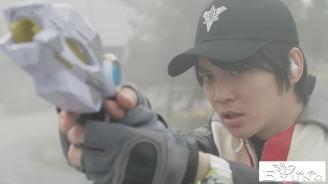 特利迦奥特曼第5话，死亡德拉戈登场，个头真不小，男二秘密揭晓-3.jpg