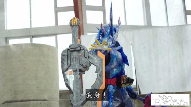 假面骑士圣刃：星辰龙单挑老乌，10把剑玩出星烈斩，结局惨被反杀-2.jpg
