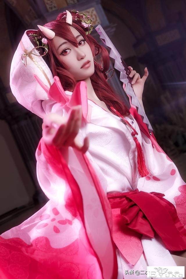 《阴阳师》桃花妖cos，优雅美丽，甩袖子也太帅了吧-2.jpg