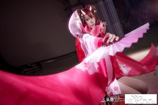 《阴阳师》桃花妖cos，优雅美丽，甩袖子也太帅了吧-3.jpg