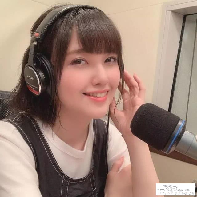 棍勇声优被爆和鬼头明里关系不一般，两个人女装都超好看，羡慕-4.jpg