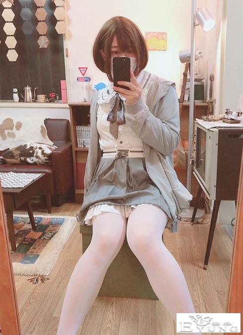 日本40岁的男漫画家吐槽找不到模特，于是自己换上了女装-2.jpg