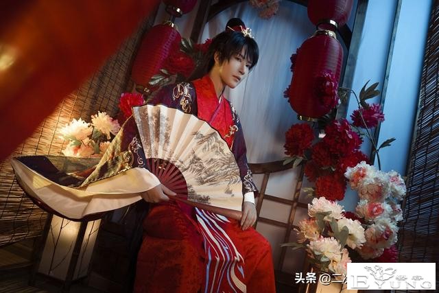 李泽言·遍阅人间色cos：穿上婚服的李泽言和悠然，太甜啦-2.jpg