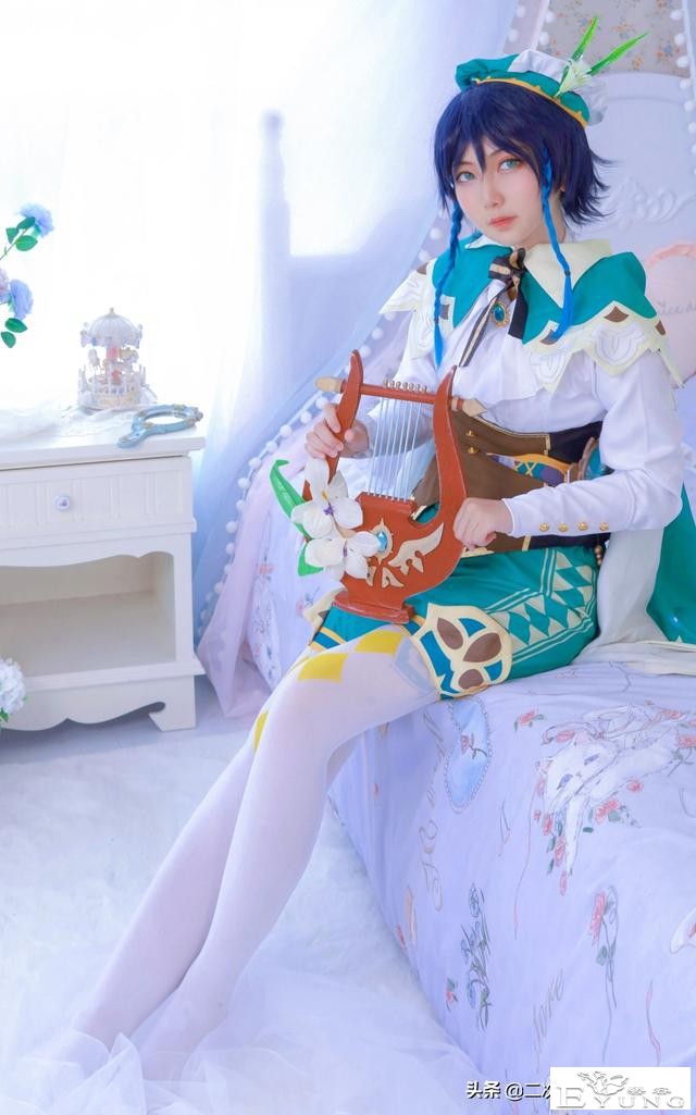 《原神》巴巴托斯cos，场景布置唯美用心，温迪越看越可爱-3.jpg
