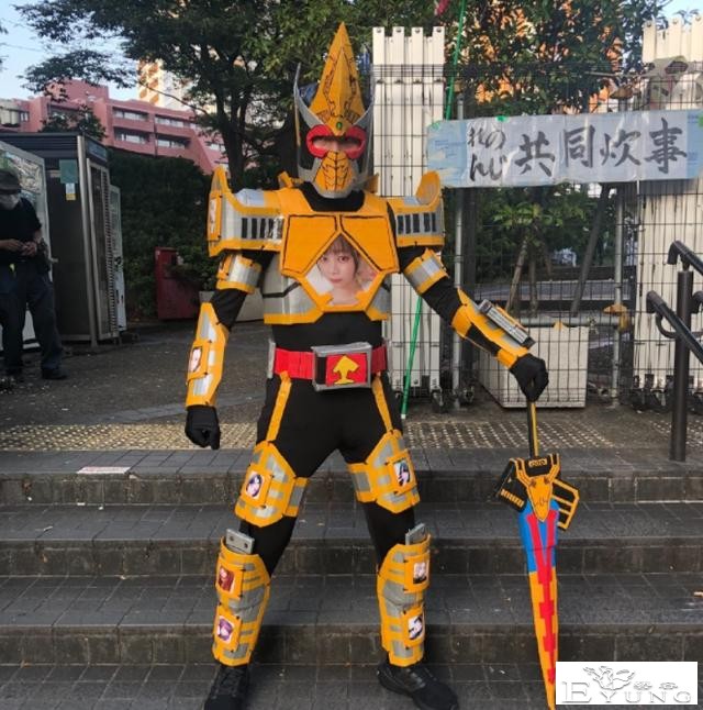 日本小哥拿13位前女友照片cos帝王剑，网友吐槽：难怪都分手了-1.jpg