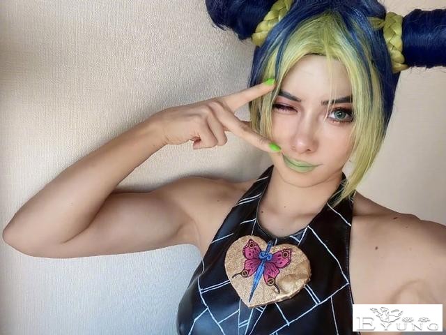 日本小姐姐COS空条徐伦，之前还模仿过JOJO立，这腹肌爱了-1.jpg