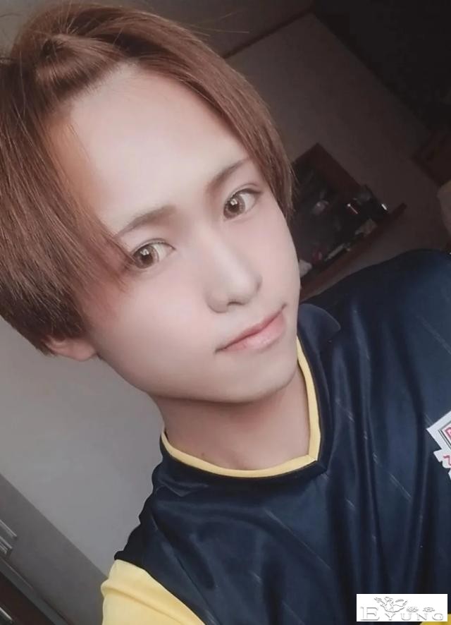 20岁日男迷恋Cosplay女装！靠整容/神奇化妆/变女人-7.jpg