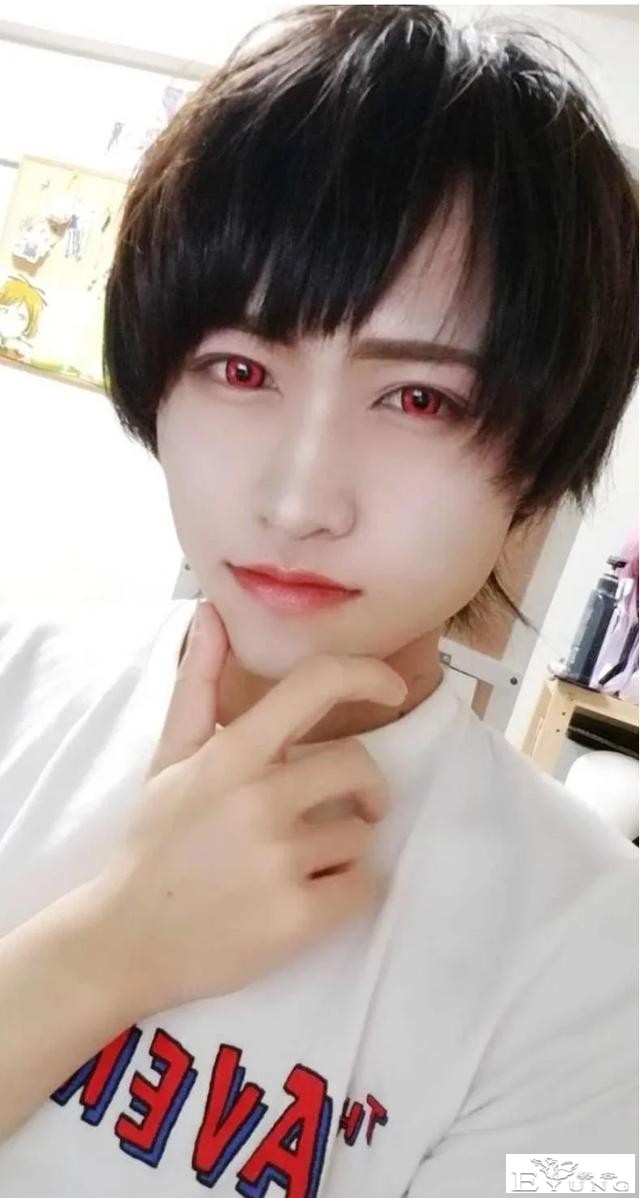 20岁日男迷恋Cosplay女装！靠整容/神奇化妆/变女人-8.jpg