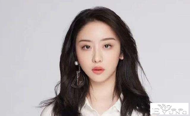“大虞海棠”出道成定局，虞书欣节目中变身话痨，让赵小棠崩溃-3.jpg