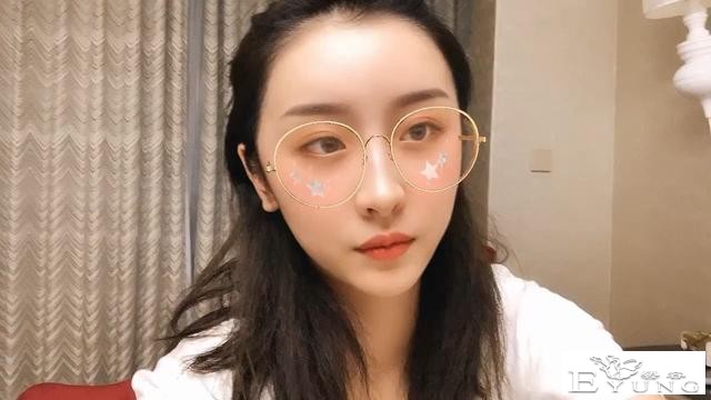 “大虞海棠”出道成定局，虞书欣节目中变身话痨，让赵小棠崩溃-5.jpg