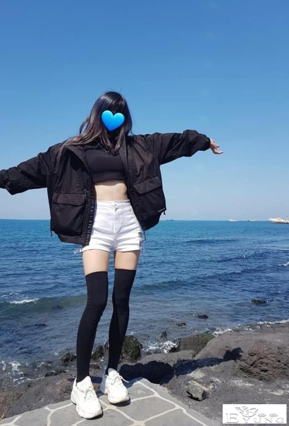 画师笔下的美女都是怎么画出来的？别人我不知道，她照着自己画的-2.jpg
