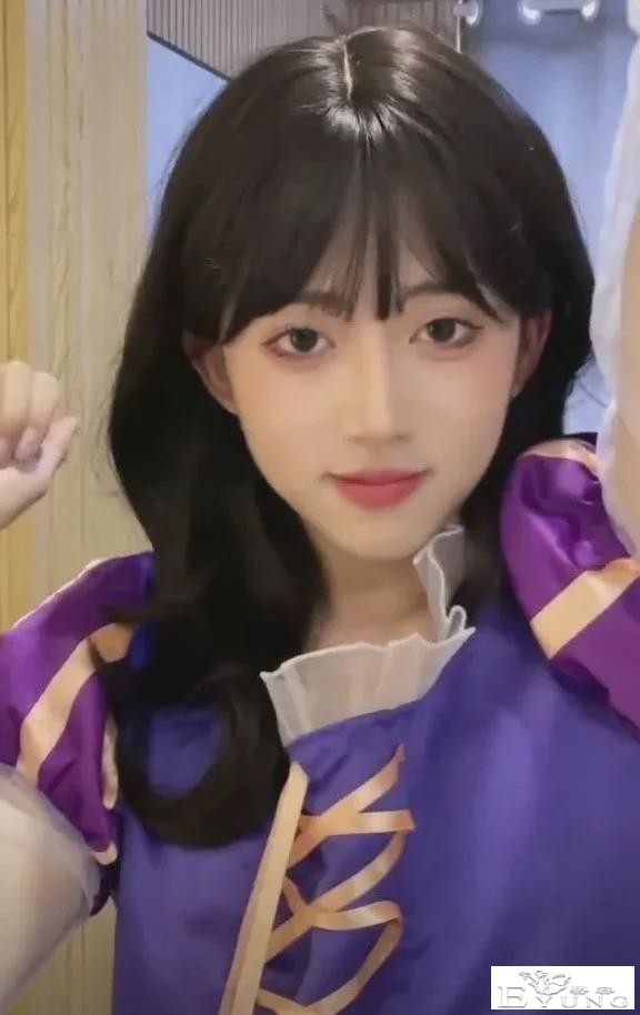 网红也难逃伪娘封杀令，知名男扮女装博主被封杀，变装后难辨雌雄-3.jpg