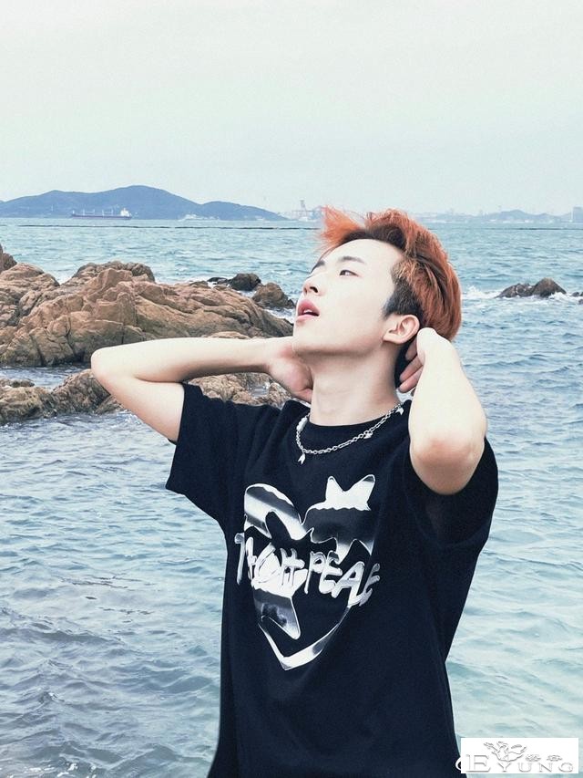 网红也难逃伪娘封杀令，知名男扮女装博主被封杀，变装后难辨雌雄-9.jpg