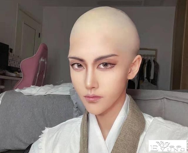Coser为还原角色有多拼？有人亲手缝衣服，有人冬天露白腿-3.jpg