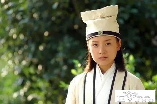 男扮女装可以有多像？万国雄男扮女装多年，被亲妹妹举报-1.jpg