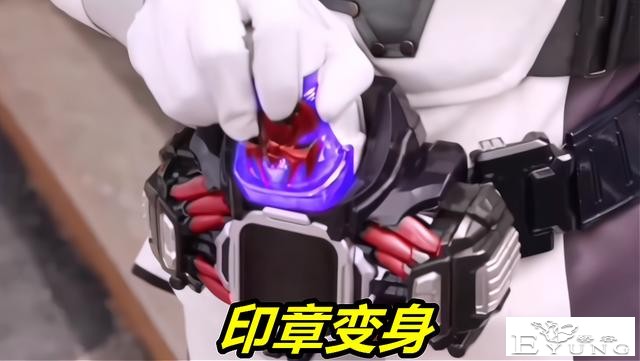 假面骑士Revice：3号骑士变身赏析，果然是蜘蛛侠，就差咬一口了-2.jpg