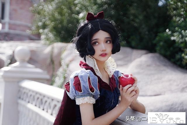 白雪公主cos，太可爱还原啦，简直就是白雪公主本人-1.jpg