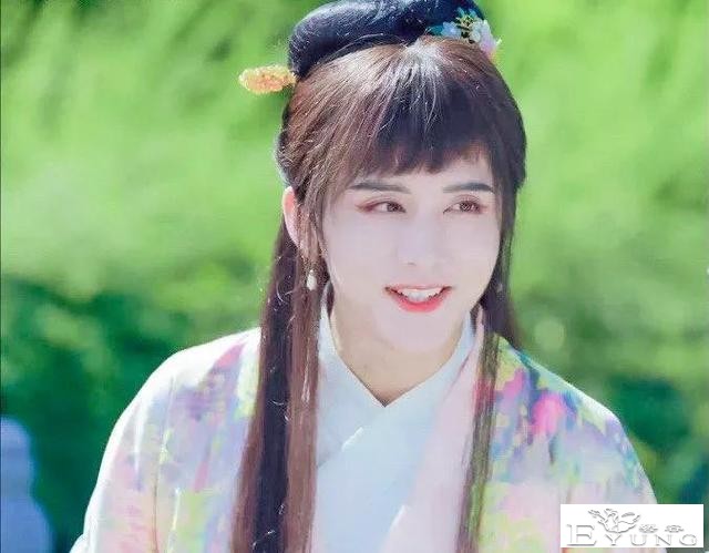 那些“惊为天人”的男扮女装-1.jpg