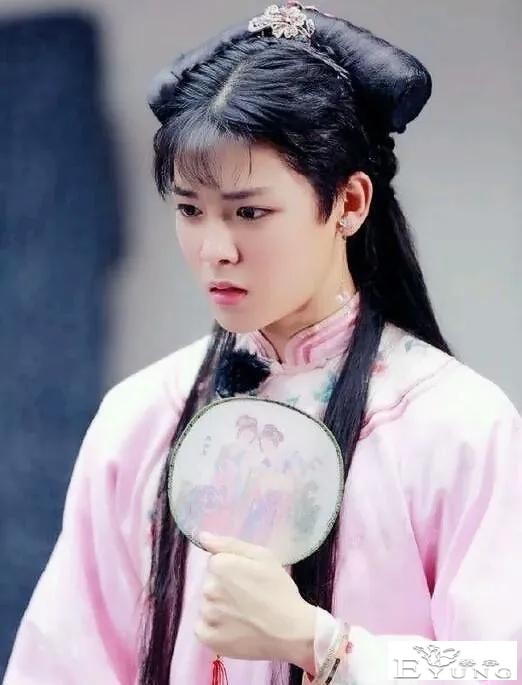 那些“惊为天人”的男扮女装-8.jpg