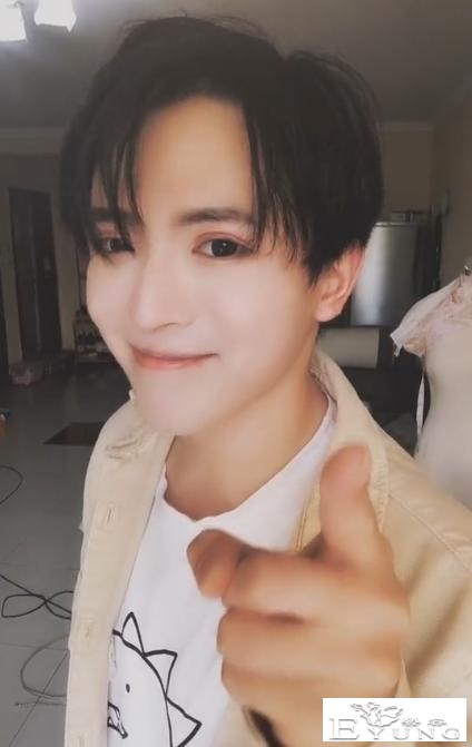 全网靠女装走红的七大网红，有的比女生还好看，他为何遭全网炮轰-7.jpg
