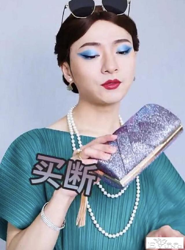 90后四川小伙，男扮女装，扮演贵妇，反串20个角色爆红，年入千万-1.jpg