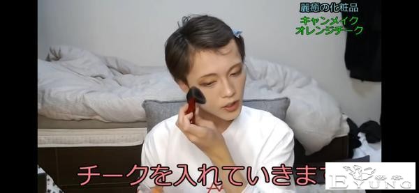 日本资深女装大佬化妆前后对比惊人，七尺大汉秒变萝莉？急需缓缓-29.jpg