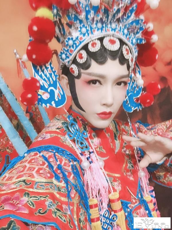 日本资深女装大佬化妆前后对比惊人，七尺大汉秒变萝莉？急需缓缓-44.jpg