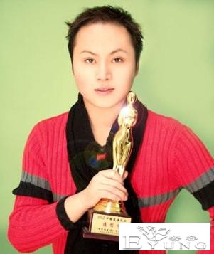 娱乐圈9位“变性美女”，一个比一个漂亮，今最大59岁，最小35岁-13.jpg