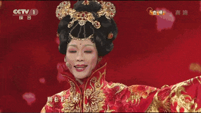 男扮女装爆红，艳比妖姬却皈依佛门，被辱骂的20年他经历过什么？-3.jpg