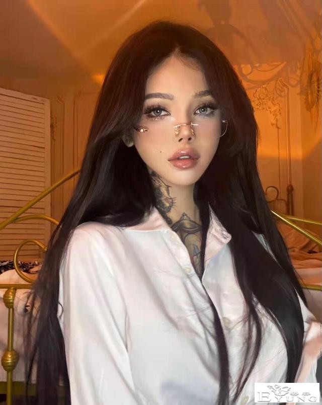 知名美女网红被曝是男生！疑原声视频流出，自称为整容花费几套房-5.jpg