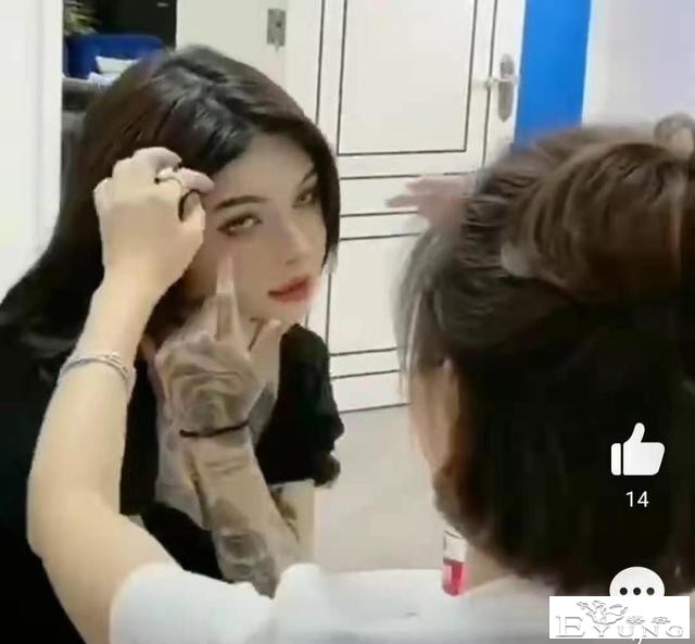 知名美女网红被曝是男生！疑原声视频流出，自称为整容花费几套房-9.jpg