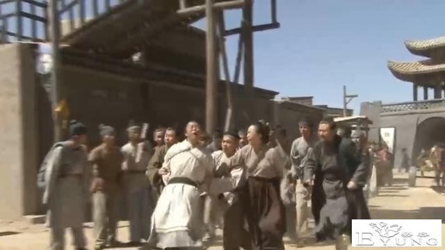 他号称伪娘祖师爷，男扮女装作案10年从未被发现，桑冲如何做到的-27.jpg
