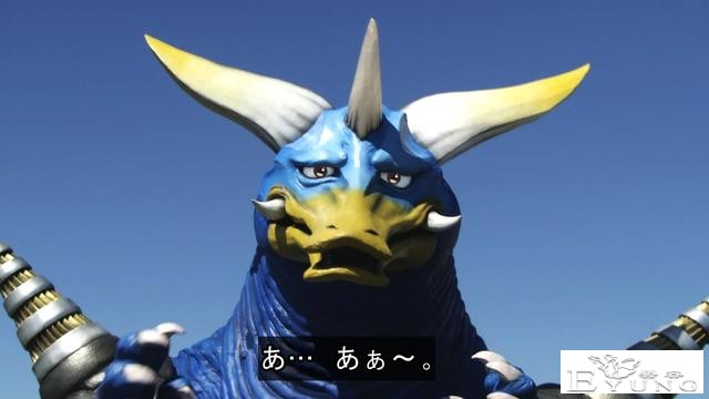 特利迦奥特曼：蓝色雷兽是吃货，一堆“馒头”搞定，吃完翻脸打人-1.jpg