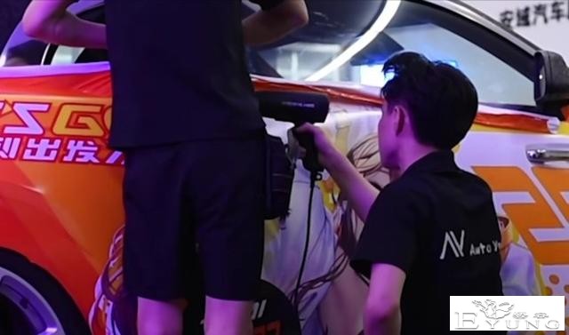 硬核玩家将劳斯莱斯改造成“痛车”，真是高成本的二次元-6.jpg