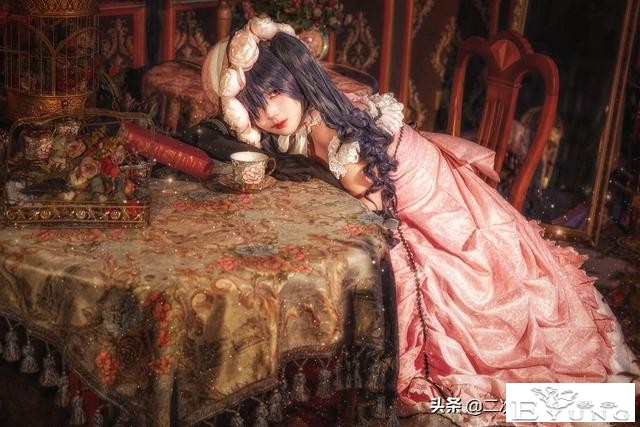 《黑执事》夏尔cos，华丽款知更鸟，油画般的风格令人喜欢-1.jpg