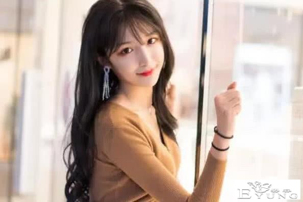 向女装不大佬，真的是用生命在变装，世界太疯狂了-3.jpg