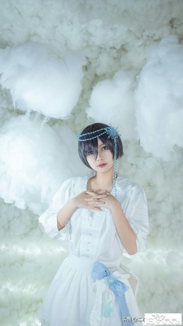 《黑执事》夏尔冰雪cos，唯美灵动，眼睛好有吸引力-1.jpg
