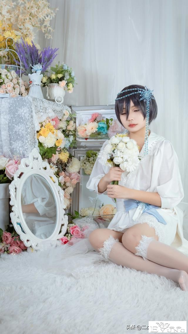 《黑执事》夏尔冰雪cos，唯美灵动，眼睛好有吸引力-2.jpg