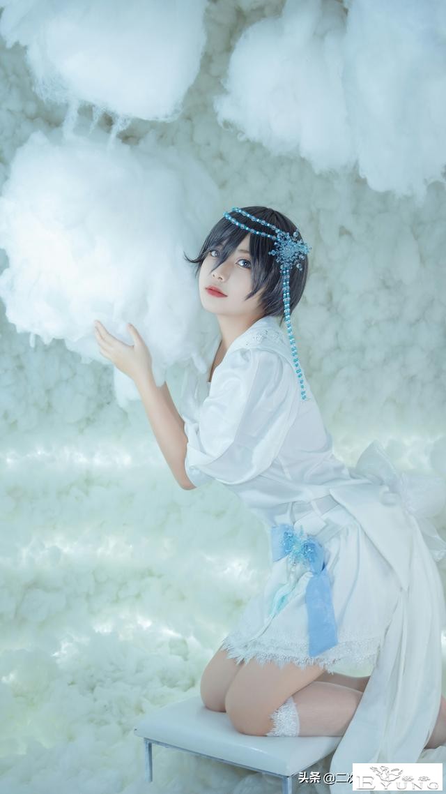 《黑执事》夏尔冰雪cos，唯美灵动，眼睛好有吸引力-10.jpg