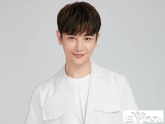 不是往胸部塞馒头就是男扮女装，这8位男星的反串，才对得住观众-15.jpg