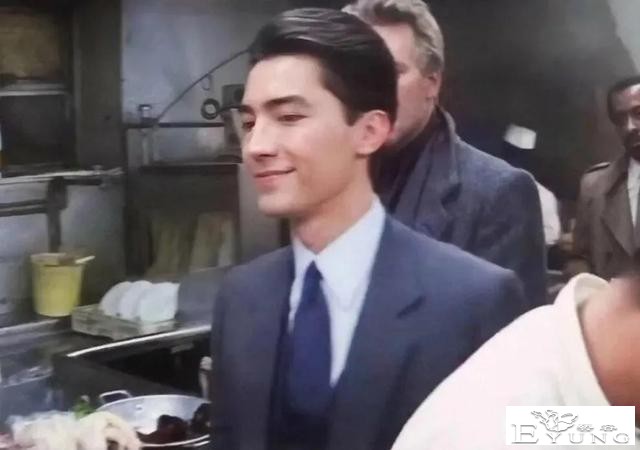 不是往胸部塞馒头就是男扮女装，这8位男星的反串，才对得住观众-26.jpg