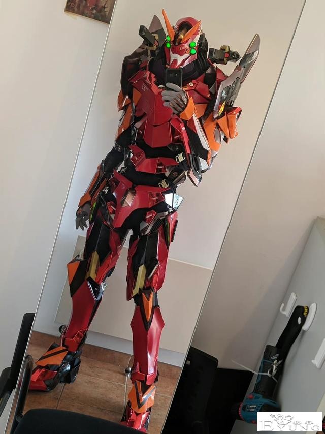 大佬还原二号机，机甲风让男同胞眼馋，不少人误以为是机器人-3.jpg