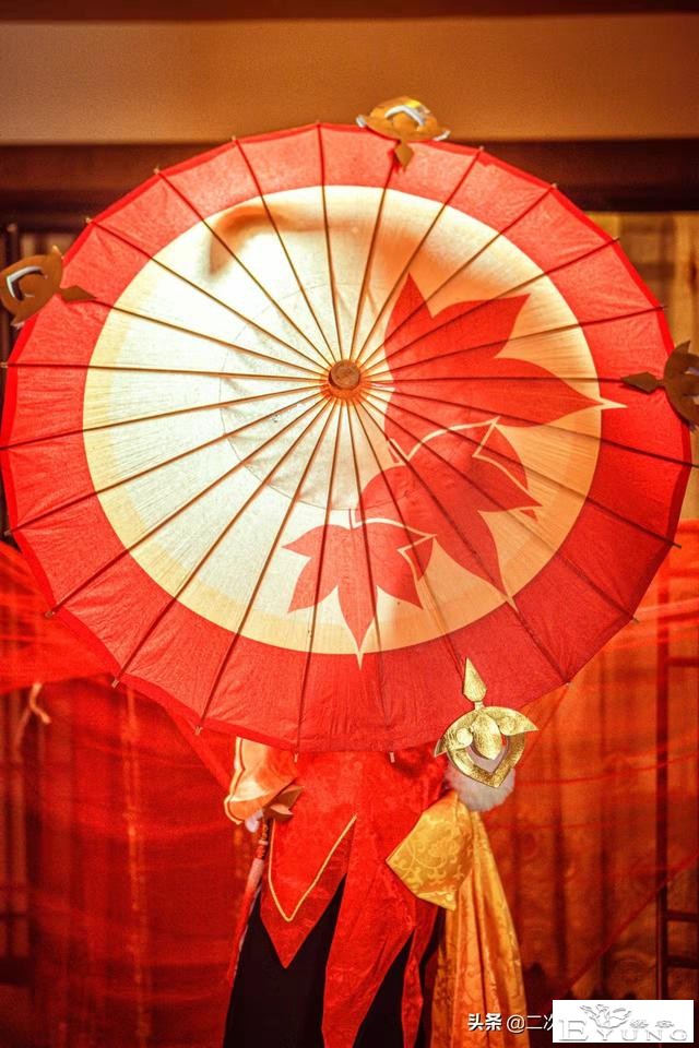 《王者荣耀》公孙离cos，场景，在光影的映衬下很有氛围-6.jpg