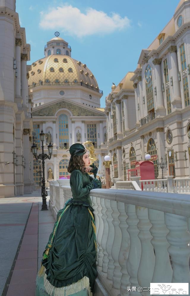 《第五人格》红夫人斯嘉丽cos，优雅高贵，举手投足之间气质尽显-3.jpg