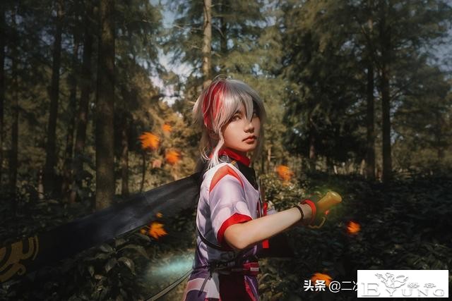 《原神》枫原万叶cos，这个眼神，有点可爱与帅气-1.jpg