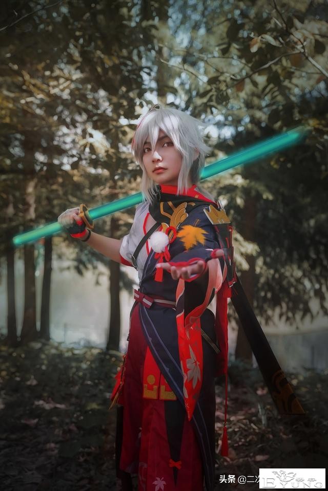 《原神》枫原万叶cos，这个眼神，有点可爱与帅气-2.jpg