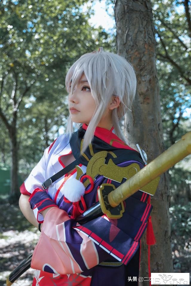 《原神》枫原万叶cos，这个眼神，有点可爱与帅气-5.jpg