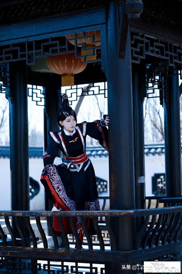 《少年锦衣卫》方雨亭cos，容貌姣好，浅浅的笑容突然被帅到-6.jpg