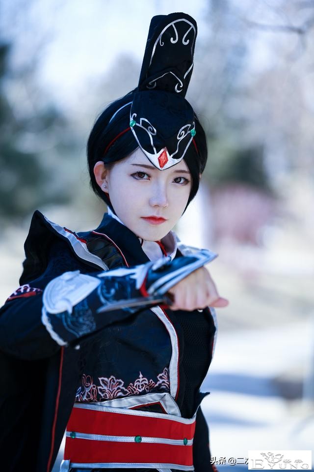 《少年锦衣卫》方雨亭cos，容貌姣好，浅浅的笑容突然被帅到-7.jpg