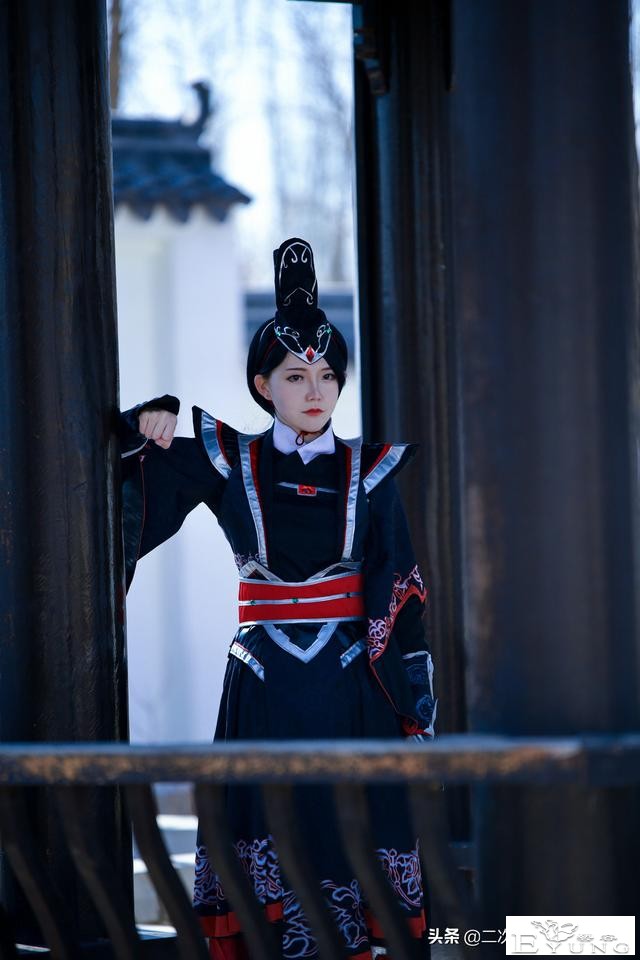 《少年锦衣卫》方雨亭cos，容貌姣好，浅浅的笑容突然被帅到-9.jpg